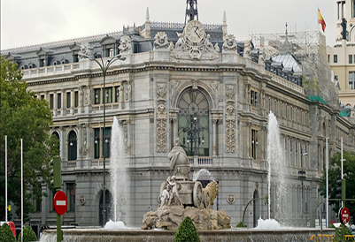 Bank of Spain Governor Warns About Traditional Bankings Exposure to Crypto Assets